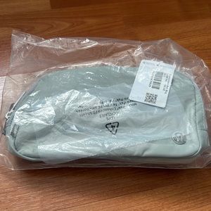 Lululemon Everywhere Belt Bag NWT
